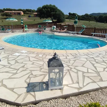 Apartment Gli Olivastri: Sea View With Pool And Wi-fi Aglientu