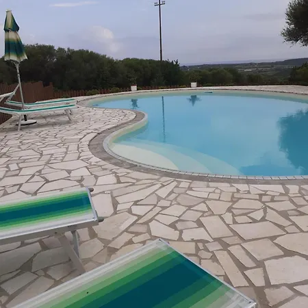 Gli Olivastri: Sea View With Pool And Wi-fi Apartment