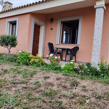 Gli Olivastri: Sea View With Pool And Wi-fi