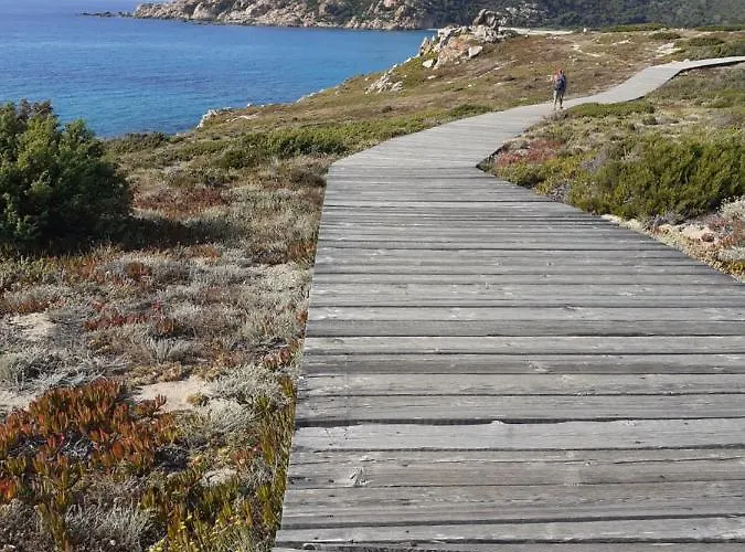 Gli Olivastri, La Rosa Dei Venti Con Piscina E Solarium , Vista Mare ,climatizzatore ,wifi * Aglientu