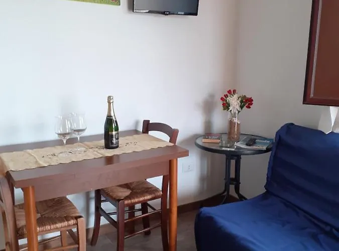Gli Olivastri, La Rosa Dei Venti Con Piscina E Solarium , Vista Mare ,climatizzatore ,wifi *