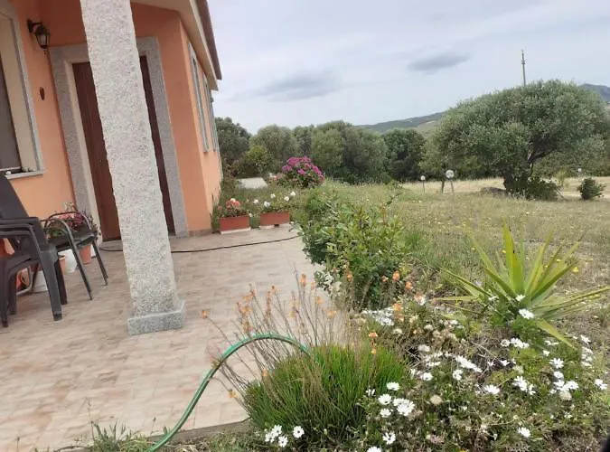 Gli Olivastri, La Rosa Dei Venti Con Piscina E Solarium , Vista Mare ,climatizzatore ,wifi Aglientu