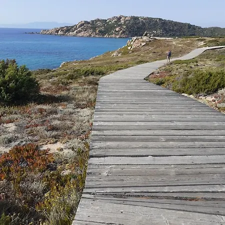 Gli Olivastri, La Rosa Dei Venti Con Piscina E Solarium , Vista Mare ,climatizzatore ,wifi * Aglientu