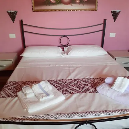 Gli Olivastri, La Rosa Dei Venti Con Piscina E Solarium , Vista Mare ,climatizzatore ,wifi *